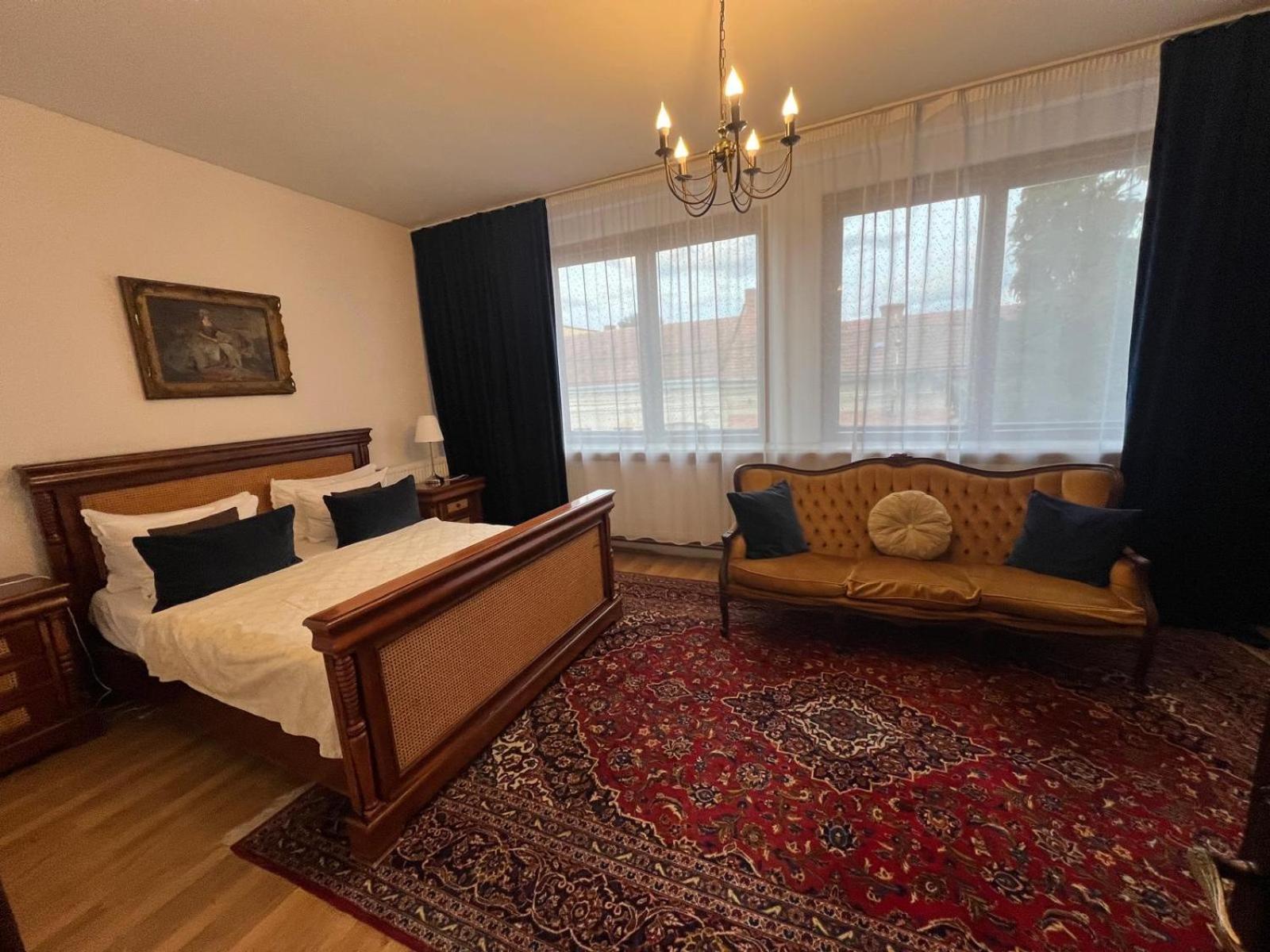 Hotel Casa Negustorului Deva Exteriér fotografie