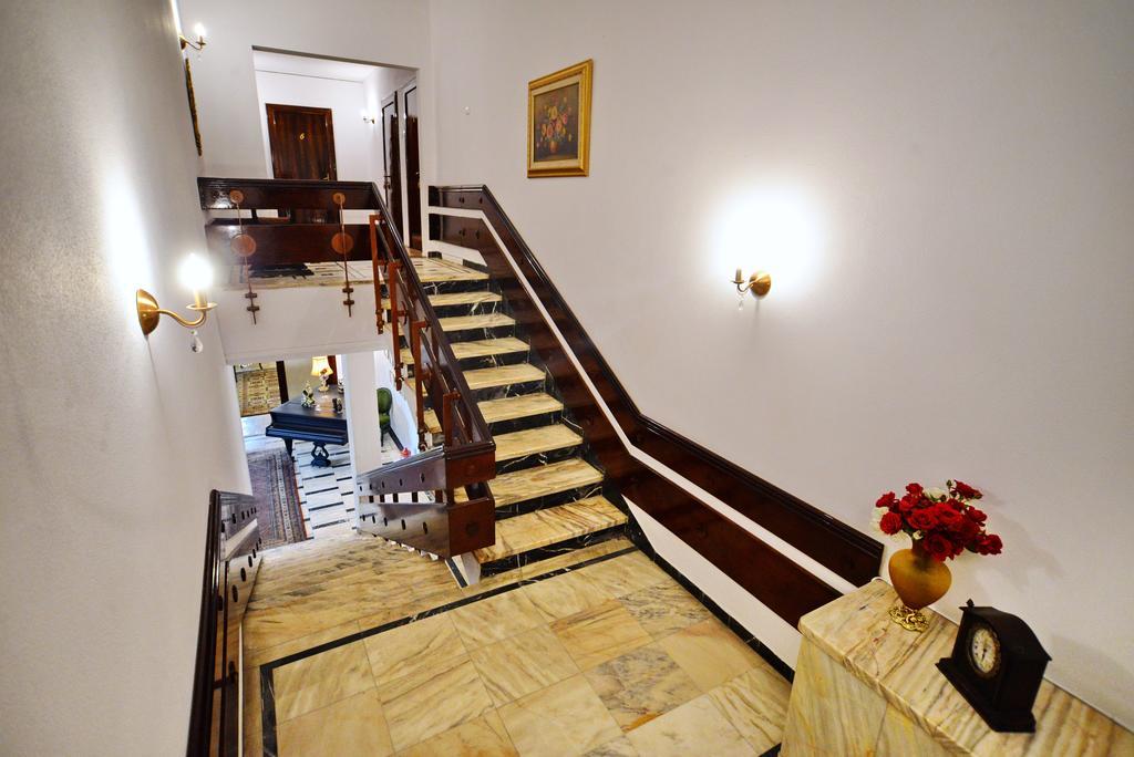 Hotel Casa Negustorului Deva Exteriér fotografie