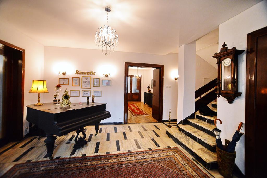 Hotel Casa Negustorului Deva Exteriér fotografie