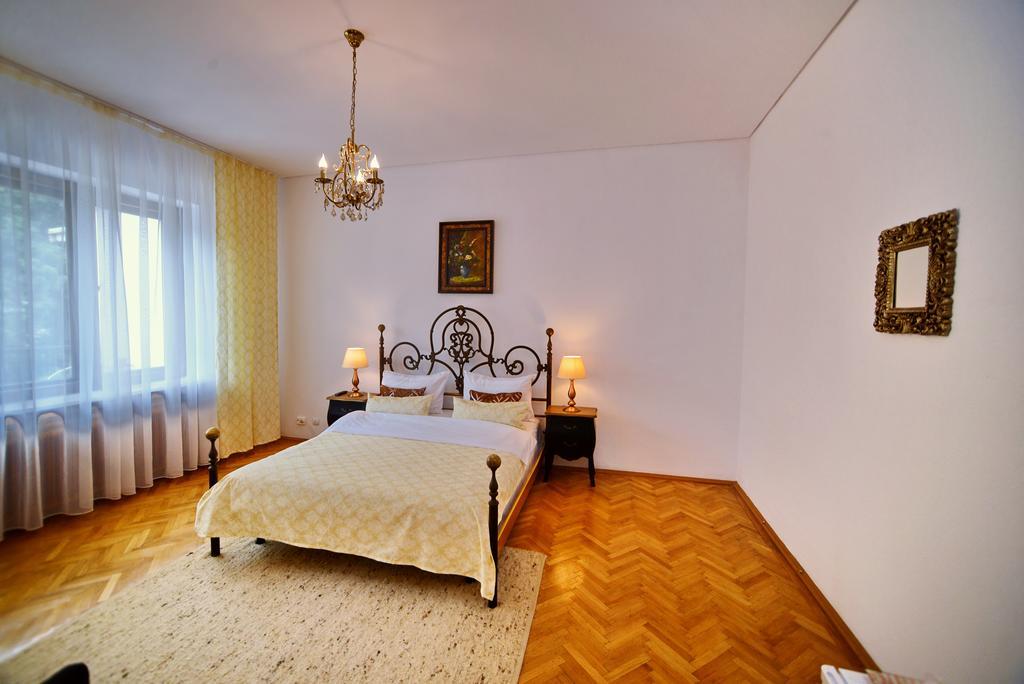 Hotel Casa Negustorului Deva Exteriér fotografie