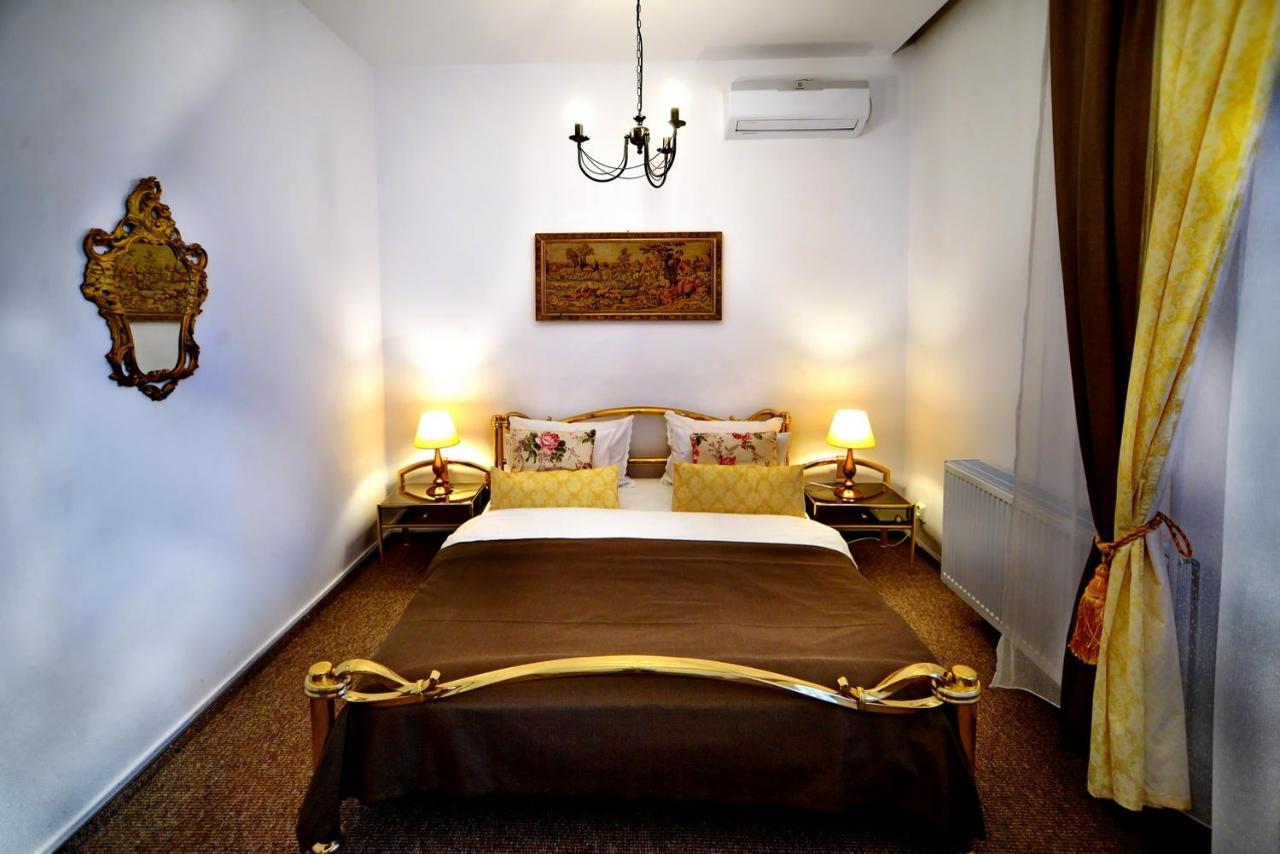 Hotel Casa Negustorului Deva Exteriér fotografie
