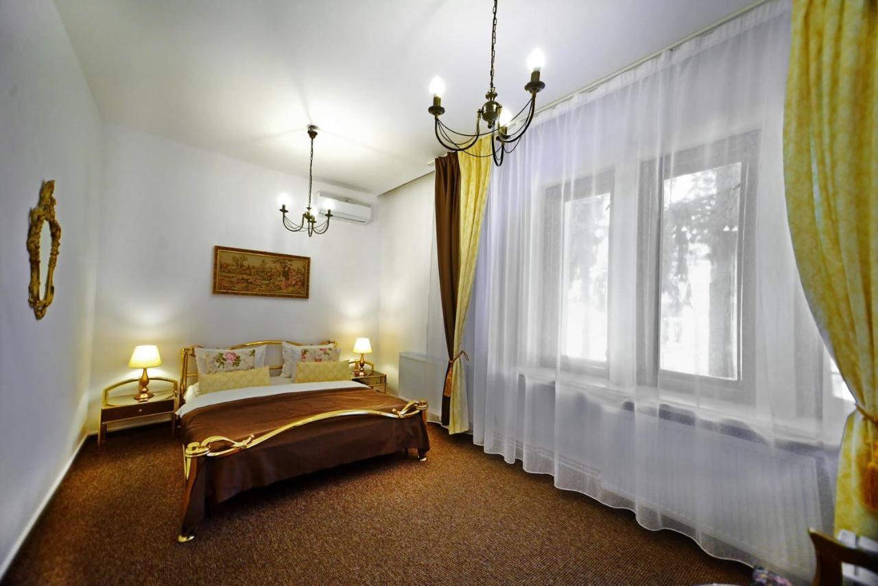 Hotel Casa Negustorului Deva Exteriér fotografie