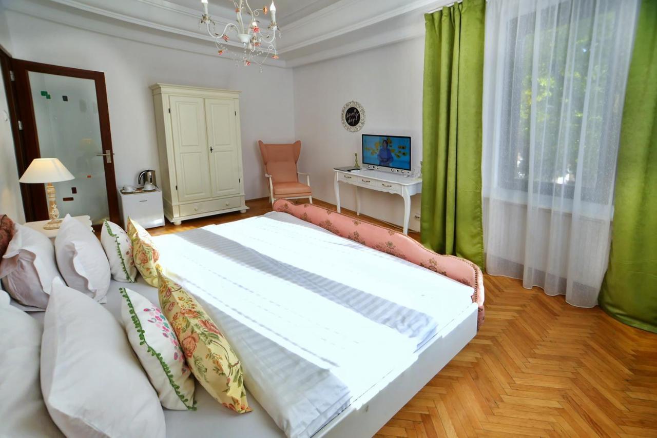 Hotel Casa Negustorului Deva Exteriér fotografie