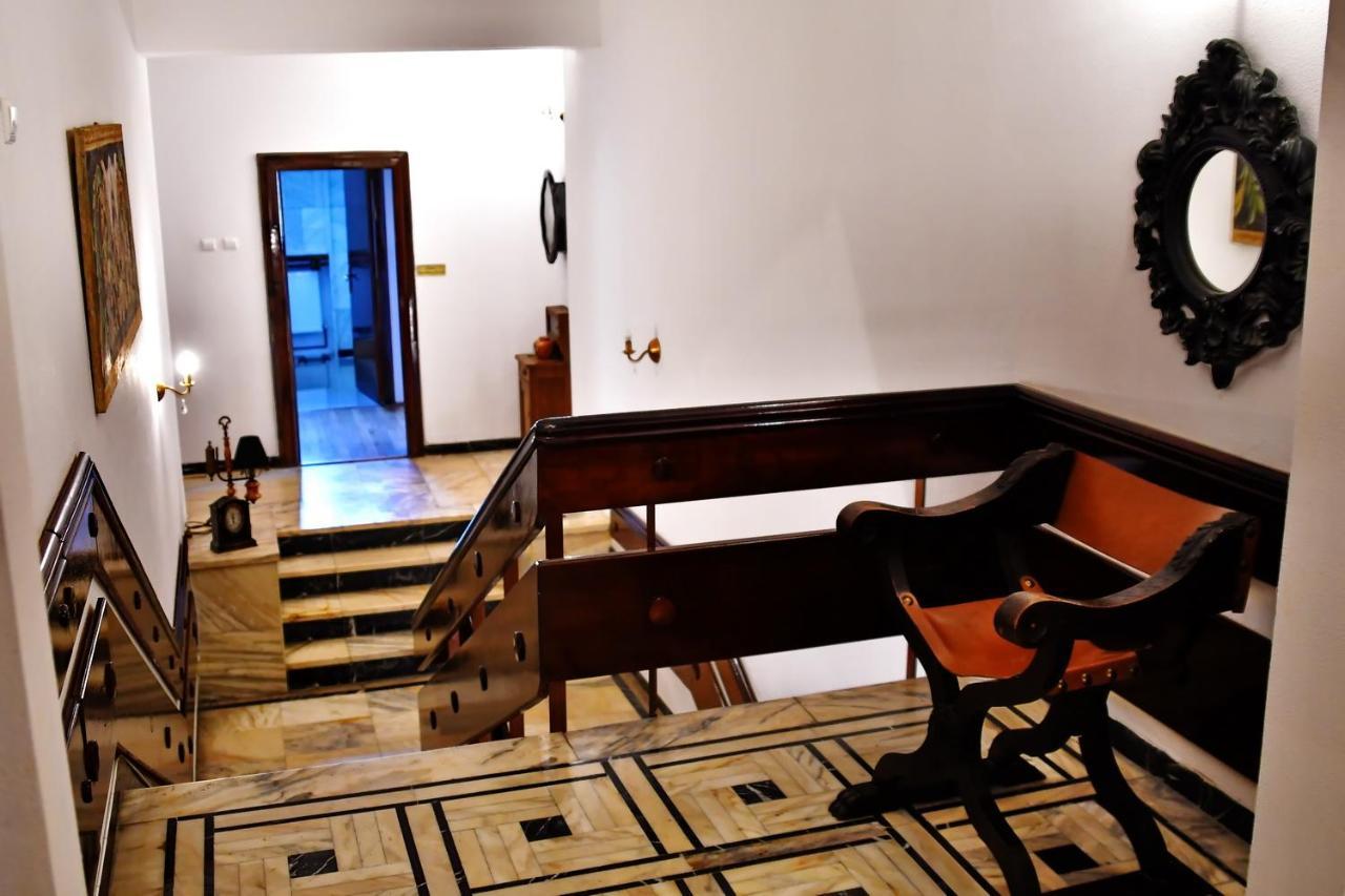 Hotel Casa Negustorului Deva Exteriér fotografie