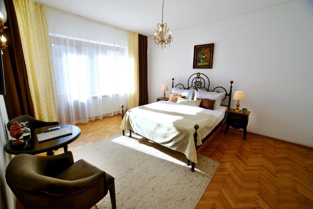 Hotel Casa Negustorului Deva Exteriér fotografie